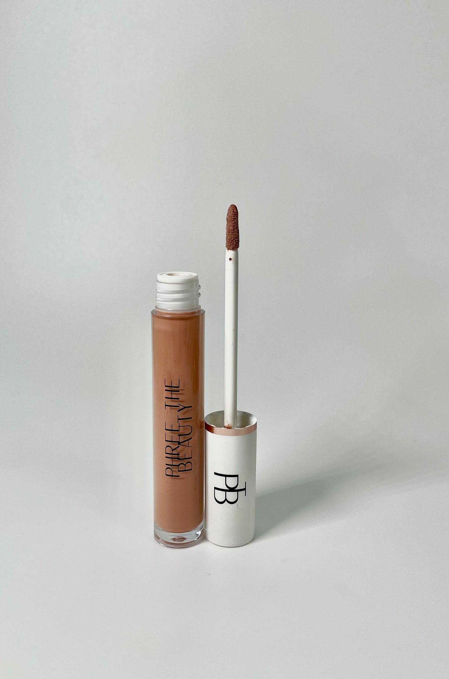 LipColour Lipgloss- Nudity